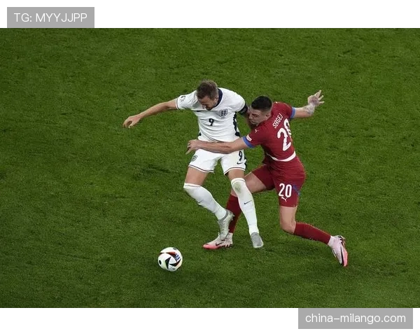 福登无球跑动与空间利用能力解析：欧洲顶级攻击手的战术价值